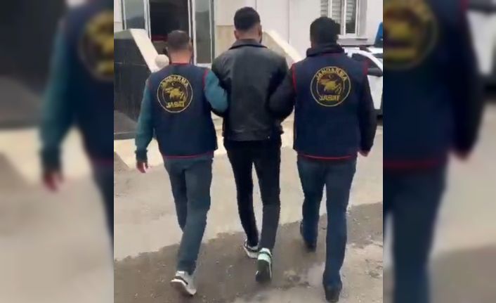 Adana’da 41 yıl kesinleşmiş hapis cezasıyla aranan hükümlü yakalandı