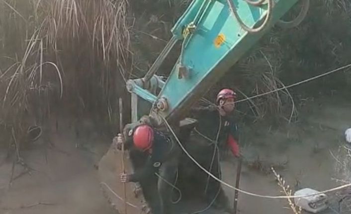 Adana’da dereye düşen çocuklardan biri hayatını kaybetti