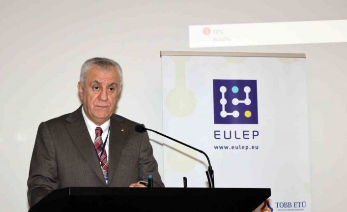 Adana’da mesleki eğitim konferansı