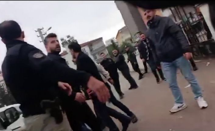 Adıyaman’da intihar olayını haber yapan gazetecileri polisler darbetti