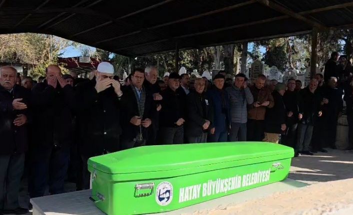 Akdeniz’e açılıp, cansız bedeni Kıbrıs’ta bulunan balıkçı, memleketinde son yolculuğuna uğurlandı