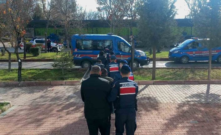 Aksaray merkezli 5 ilde dolandırıcılık operasyonu