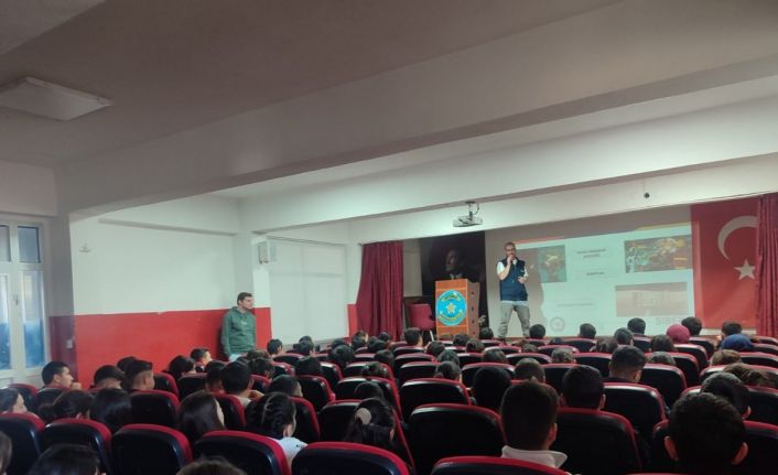 Akyaka 300 öğrenciye siber suçlarla mücadele eğitimi verildi