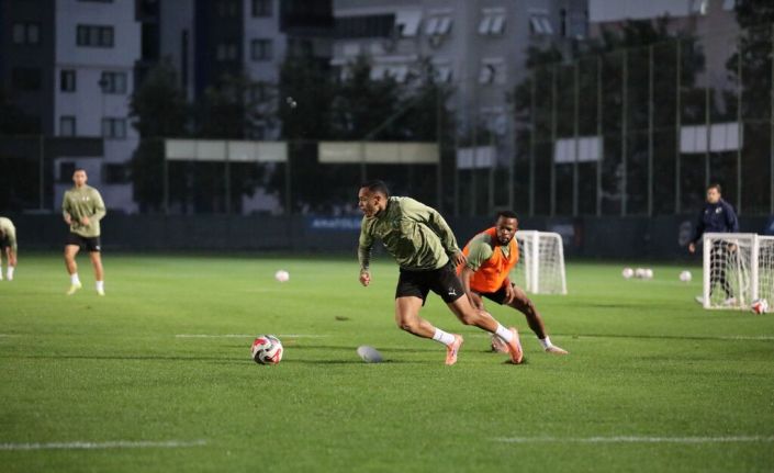 Alanyaspor, Antalyaspor maçı hazırlıklarına başladı