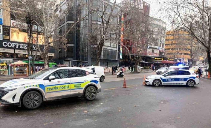 Ankara’da yılbaşı: Kızılay ve Tunalı Caddesi başta olmak üzere çok sayıda yerde güvenlik önemleri alındı