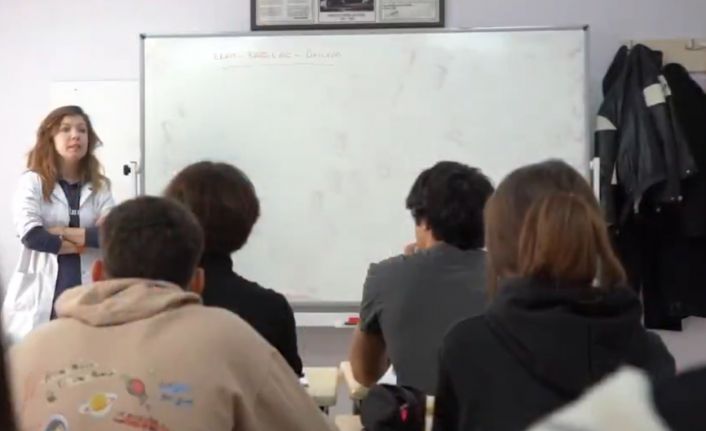 Antakya’da gençlik akademisi öğrencileri geleceğe hazırlıyor