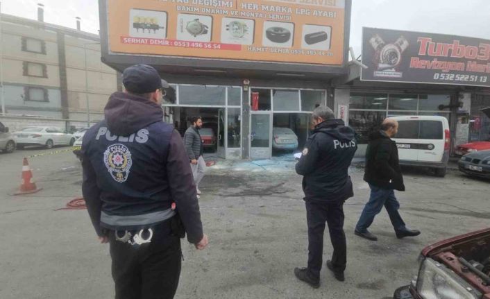 Aracın LPG tankı patladı: 3 yaralı