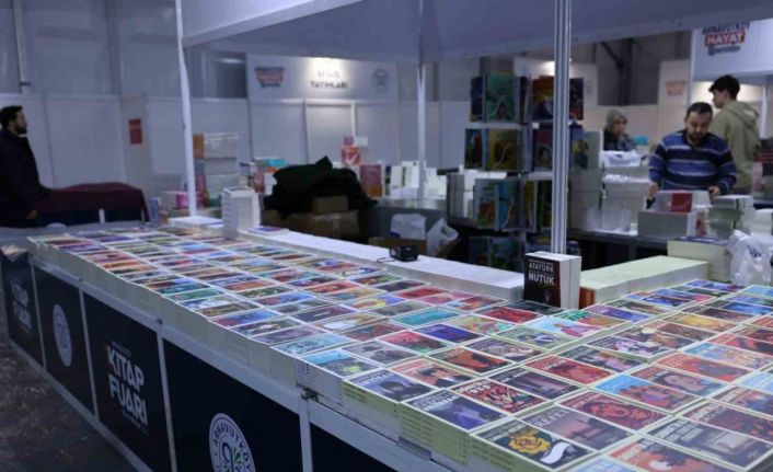Arnavutköy’de 1. Kitap Fuarı kapılarını açtı, onlarca ünlü isim kitapseverlerle buluşacak