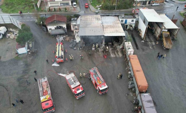Arnavutköy’de tır tamirhanesinde korkutan yangın