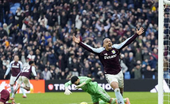 Arsenal, Aston Villa deplasmanında son dakikalarda kaybetti