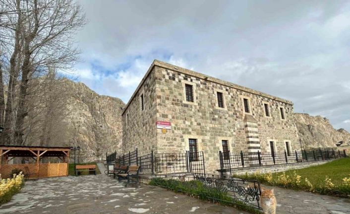 Asırların izini taşıyan Horhor Medresesi Camii, çevre düzenlemesiyle yeniden nefes aldı