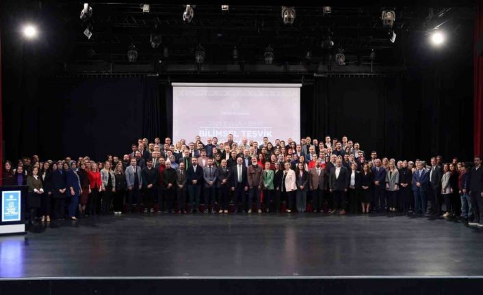 Atatürk Üniversitesi’nde bilimsel teşvik töreni düzenlendi: Başarılı Akademisyenlere ödülleri takdim edildi