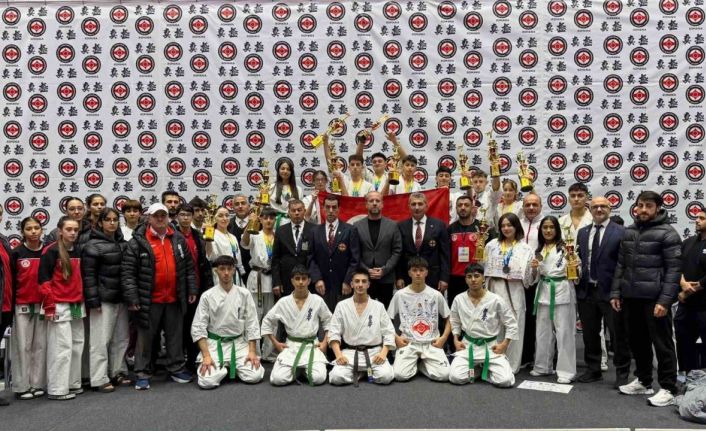 Avrupa’da Yıldırım rüzgarı