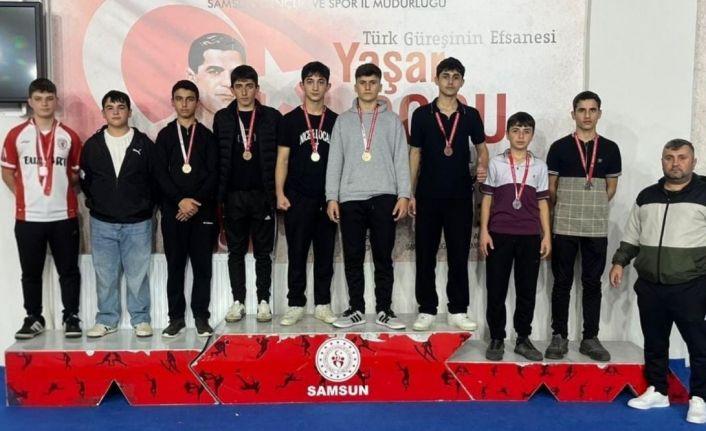 Ayvacık’ta güreş kursu meyvelerini veriyor