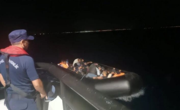 Ayvalık’ta 23 göçmen sahil güvenlik ekiplerinden kaçamadı