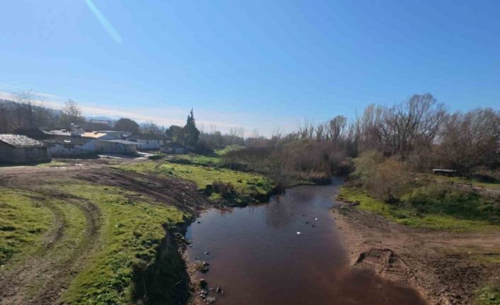 Babaeski’de Şeytan deresinin rengi kahverengiye döndü