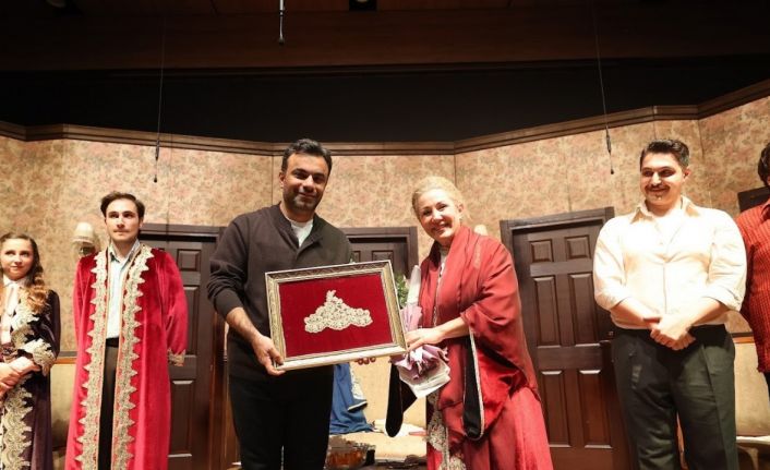 Bağcılar Belediyesi’nin hazırladığı prömiyer izleyicilerden tam not aldı