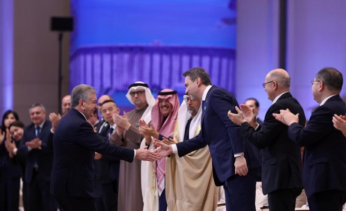 Bakan Bayraktar, Özbekistan Cumhurbaşkanı Mirziyoyev tarafından kabul edildi