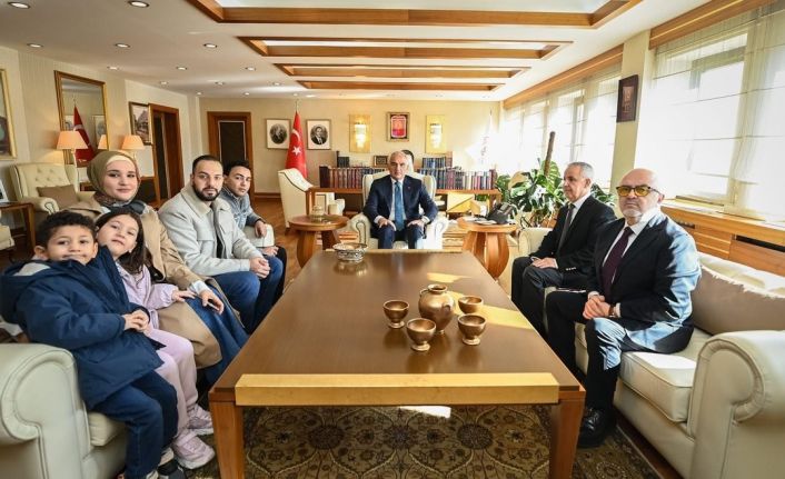 Bakan Ersoy: "Rajab’ın ailesiyle Bakanlığımızda bir araya gelerek, ardından birlikte Cumhurbaşkanımız Erdoğan’ı ziyaret ettik"