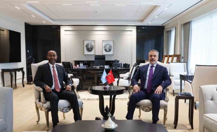 Bakan Fidan, Somali Limanlar ve Deniz Ulaştırma Bakanı Nur ile bir araya geldi