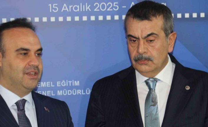 Bakan Tekin: "Ülkesinde yapılanlarla gurur duyan bir nesil yetiştirmek istiyoruz"