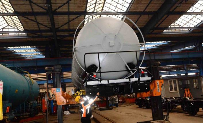 Bakan Uraloğlu: "Yeni yük vagonlarımız enerji kaynaklarının nakliyesinde ordumuzun lojistik gücüne güç katacak"