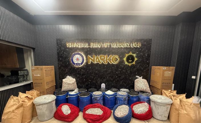 Bakan Yerlikaya: "İstanbul ve İzmir’de gerçekleştirilen uyuşturucu operasyonlarında 6 milyon 958 bin adet uyuşturucu hap ele geçirildi"