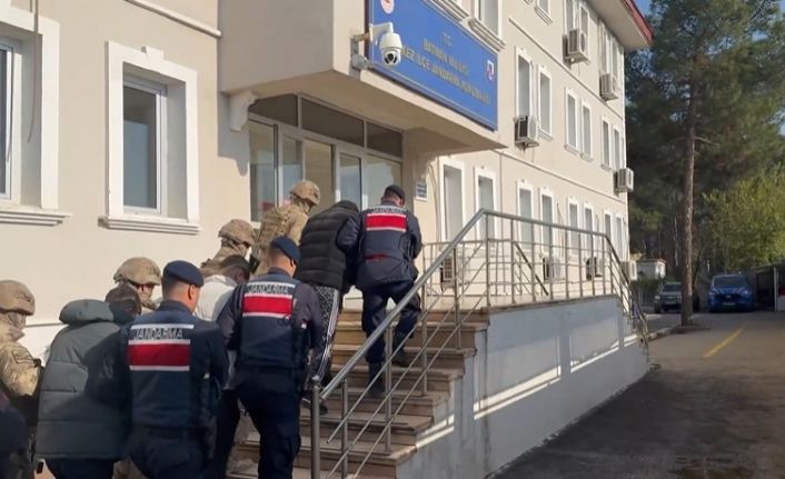 Bakan Yerlikaya: "Yasa dışı bahis suçuna yönelik operasyonlarda 42 şüpheliyi yakaladık, 27’si tutuklandı"