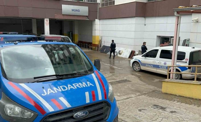 Balkondan düşen yaşlı adam hayatını kaybetti