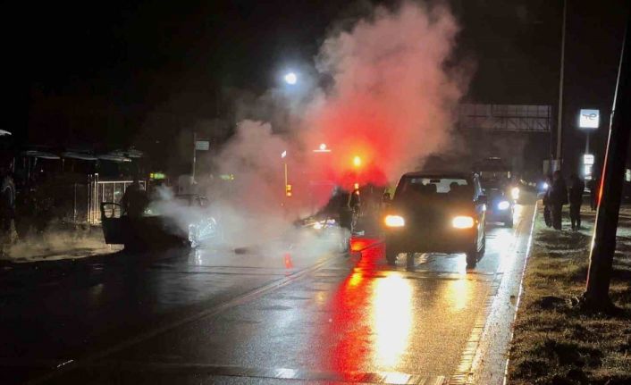 Bartın’da park halindeki araçta yangın çıktı