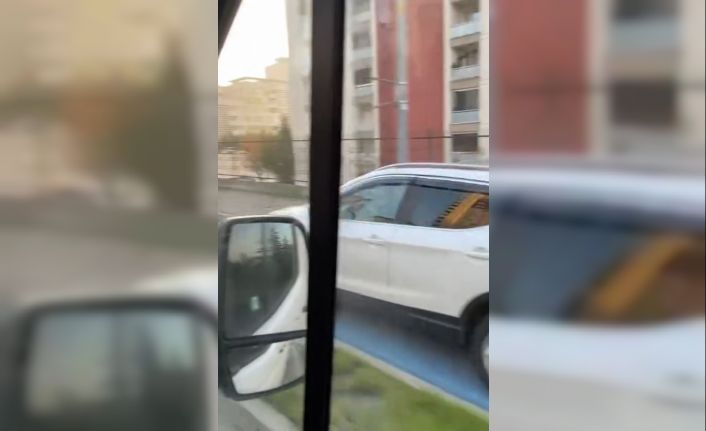 Başakşehir’de bisiklet yoluna giren sürücüler tepki çekti