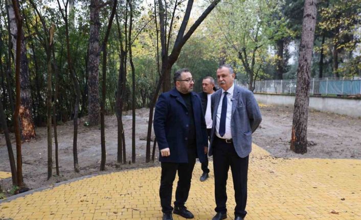 Başkan Balaban Emekli Kafe’de çalışmaları yerinde inceledi