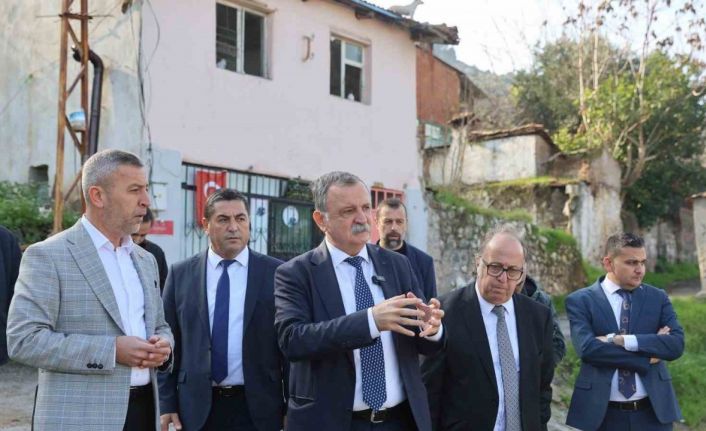 Başkan Balaban Mutlu Mahallesinde incelemelerde bulundu