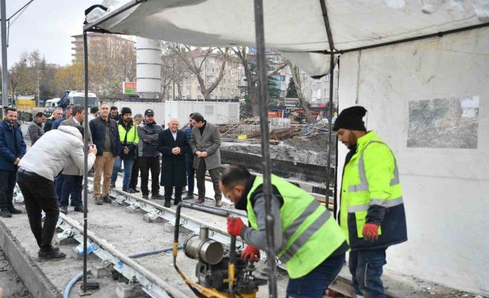Başkan Büyükkılıç: "Osman Kavuncu - DSİ Kavşağı’nda tramvay hattı hizmete giriyor"