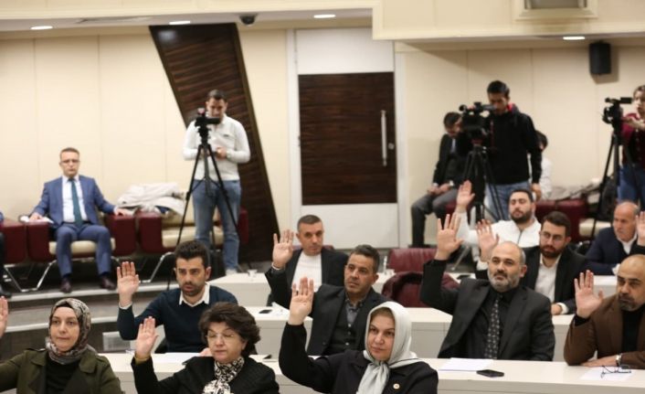 Başkan Çolakbayrakdar’dan öğrencilere ve ailelere büyük müjde