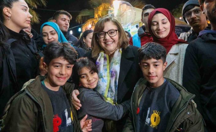 Başkan Şahin, şehir yaşamına katkı sunan büyükşehir belediye başkanları arasında birinci oldu