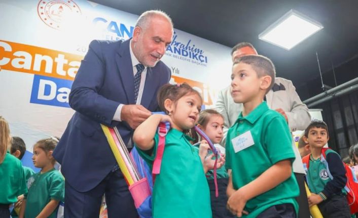 Başkan Sandıkçı: "Eğitim yolculuğunun her aşamasında öğrencilerimizin ve ailelerimizin yanındayız"