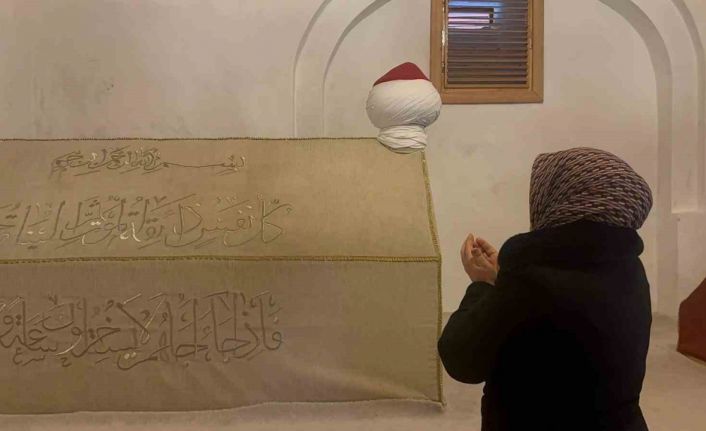 Batı Karadeniz’in fatihi Emir Karatekin Bey’in kabrini her yıl binlerce kişi ziyaret ediyor