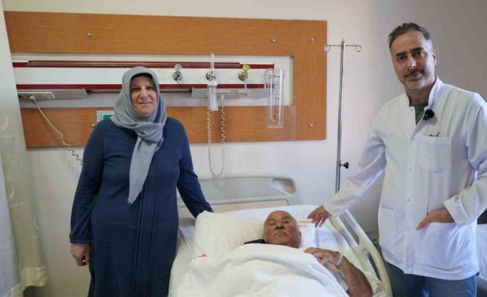 Batman’da kaynamayan omuz kırığı ters omuz protezi ameliyatıyla tedavi edildi