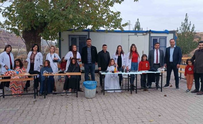 Batman’da köy okullarında eğitim gören öğrenciler ücretsiz tıraş edildi