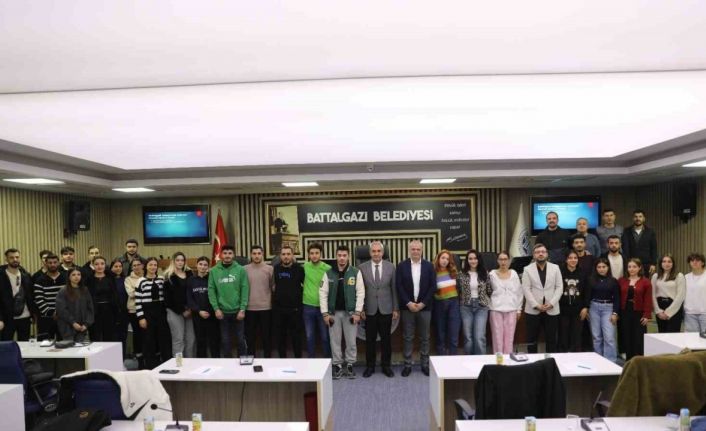 Battalgazi’de gençlik çalışmaları öğrencilerle istişare edildi