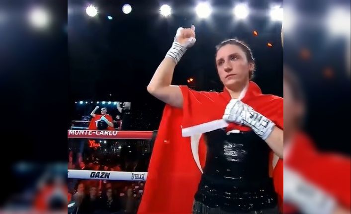 Bayburtlu Elif Nur Turhan dünya şampiyonu oldu