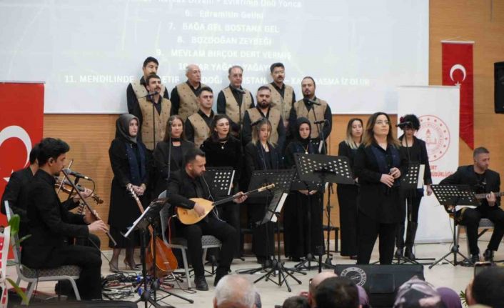 Bayburt’ta öğretmenlerden türkü ziyafeti