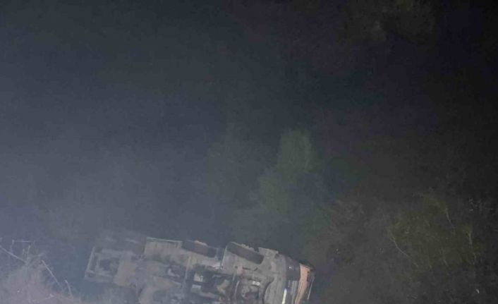 Beton mikseri 150 metrelik uçuruma yuvarlandı: 2 yaralı