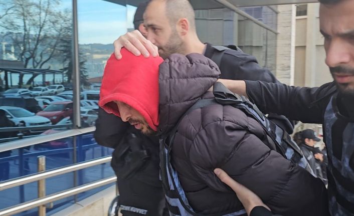 Bıçaklı cinayetin zanlısı kendini böyle savundu; "3 kişi bana saldırdı, yoksa ben ölecektim"