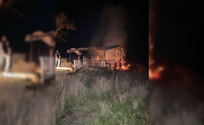 Bilecik’te benzinle mangal yakma girişimi bağ evini küle çevirdi