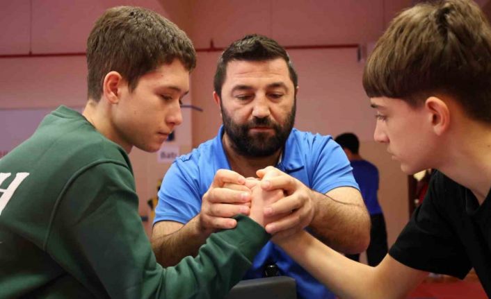 Bilecik’te Bilek Güreşi Gençler İl Birinciliği tamamlandı