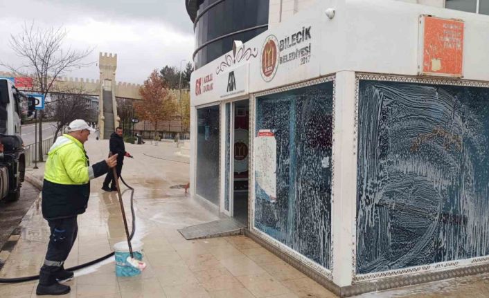 Bilecik’te kent genelinde durak temizliği seferberliği