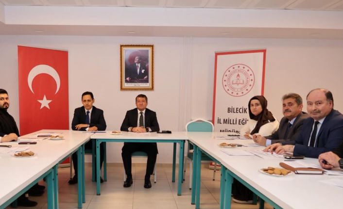 Bilecik’te ortaokul müdürleriyle eğitim değerlendirme toplantısı