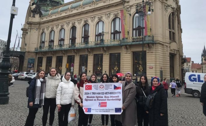 Bilecik’te tekstil öğrencileri Prag’da inovasyon eğitimi aldı